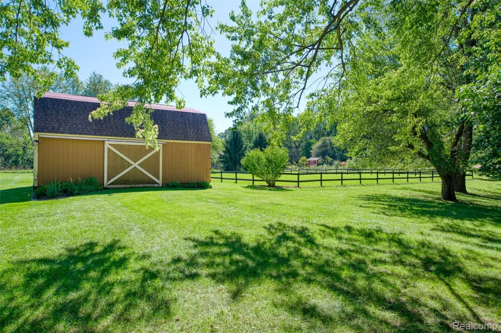 6209 Raddatz Road Cohoctah Township, MI 48836