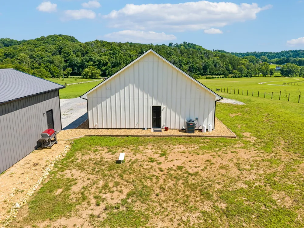 1574 Roy Sellers Rd Columbia, TN 38401
