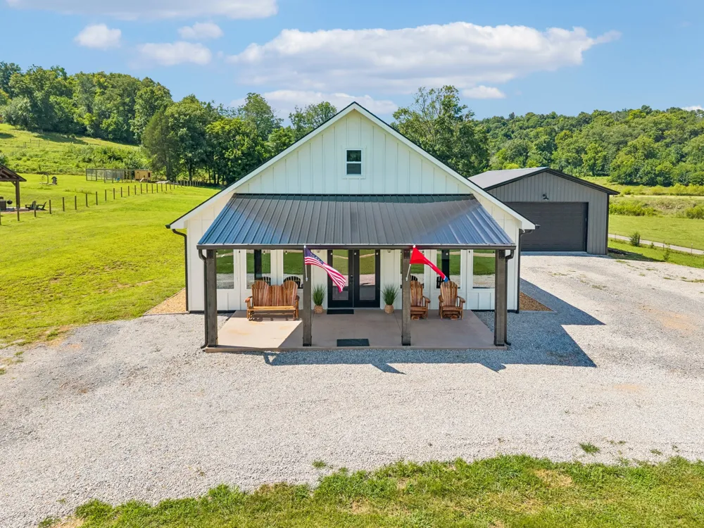 1574 Roy Sellers Rd Columbia, TN 38401
