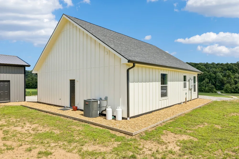 1574 Roy Sellers Rd Columbia, TN 38401