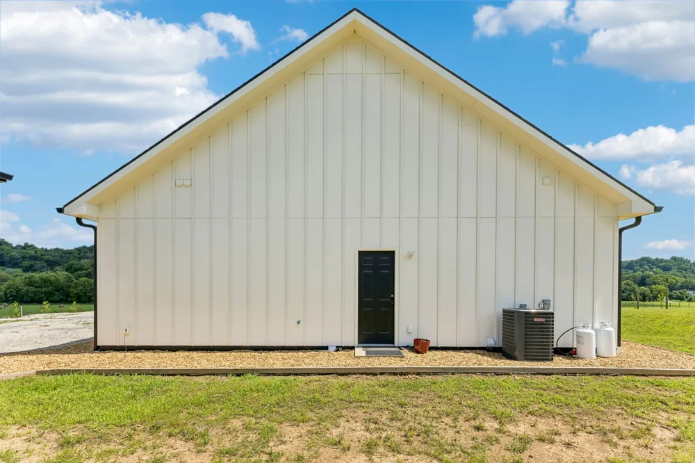 1574 Roy Sellers Rd Columbia, TN 38401