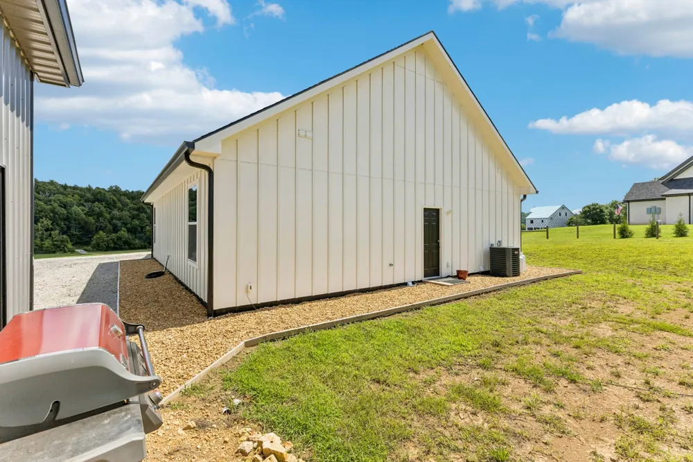 1574 Roy Sellers Rd Columbia, TN 38401