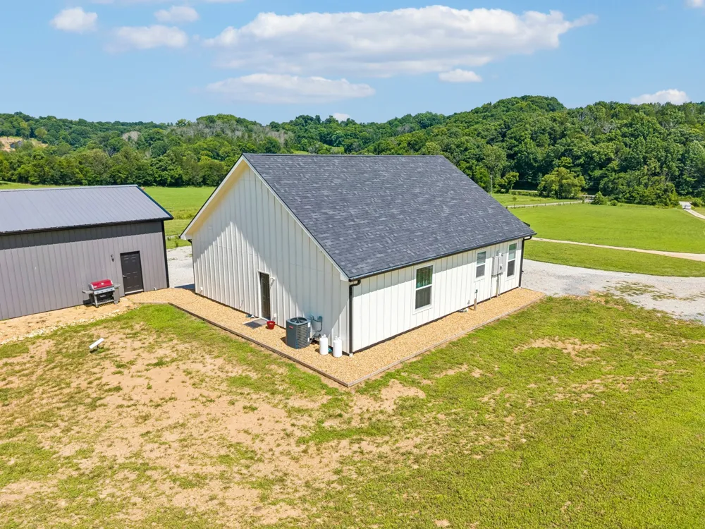 1574 Roy Sellers Rd Columbia, TN 38401