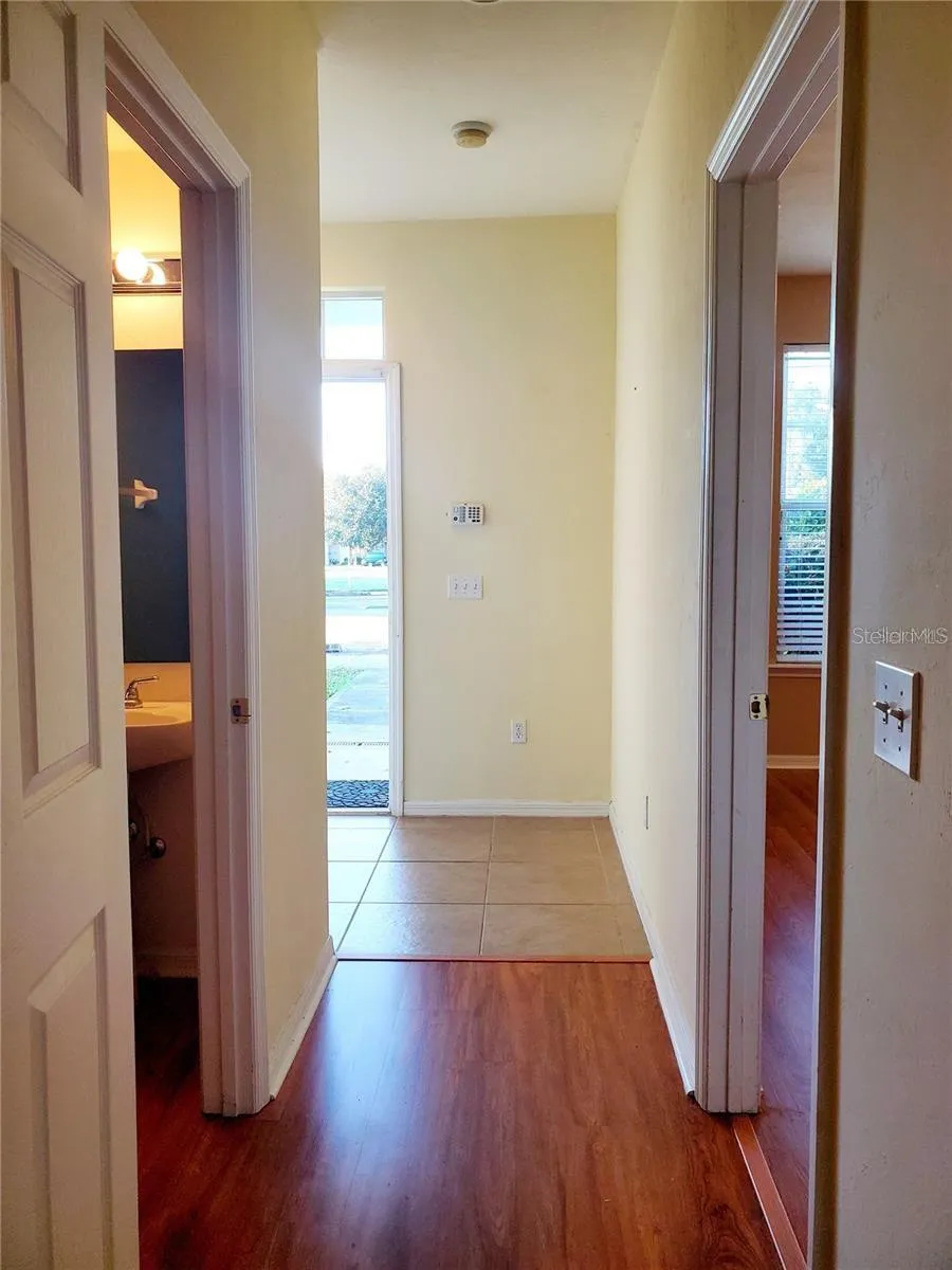 1561 NW 29TH ROAD #8 Gainesville, FL 32605