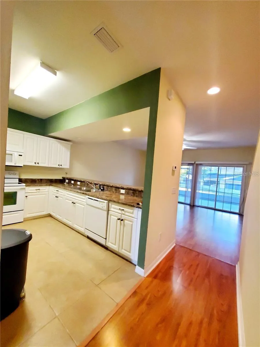 1561 NW 29TH ROAD #8 Gainesville, FL 32605