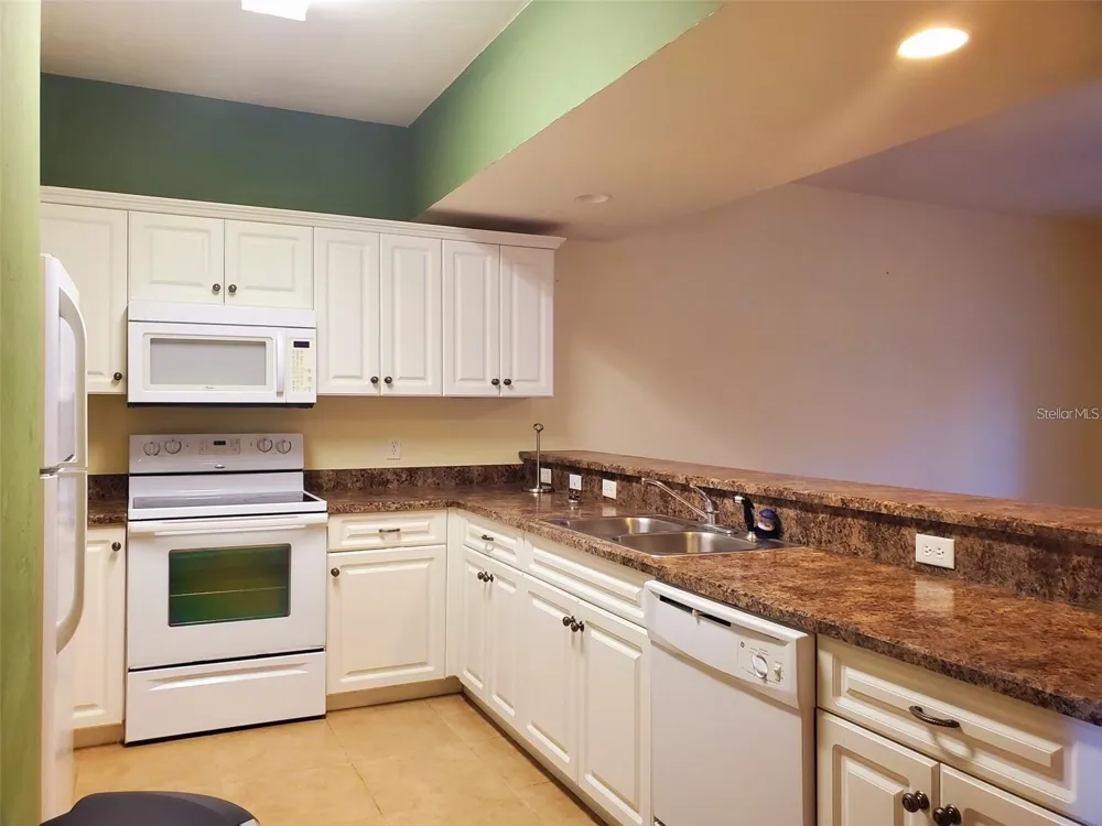 1561 NW 29TH ROAD #8 Gainesville, FL 32605