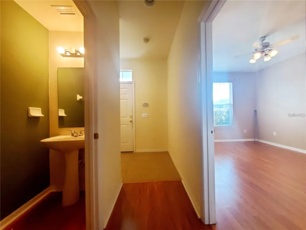 1561 NW 29TH ROAD #8 Gainesville, FL 32605