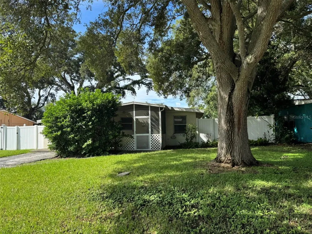 3033 KAREN AVENUE Largo, FL 33774