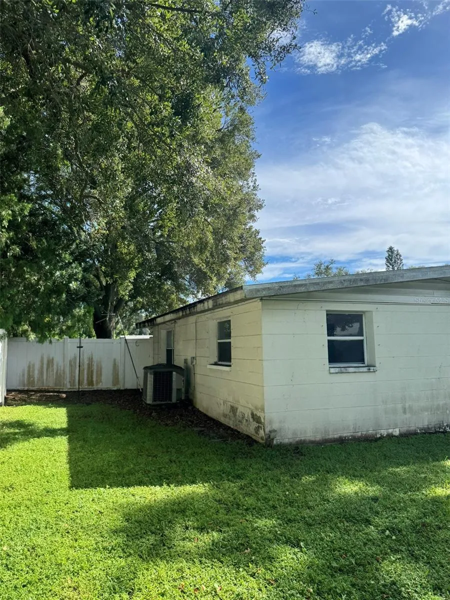 3033 KAREN AVENUE Largo, FL 33774