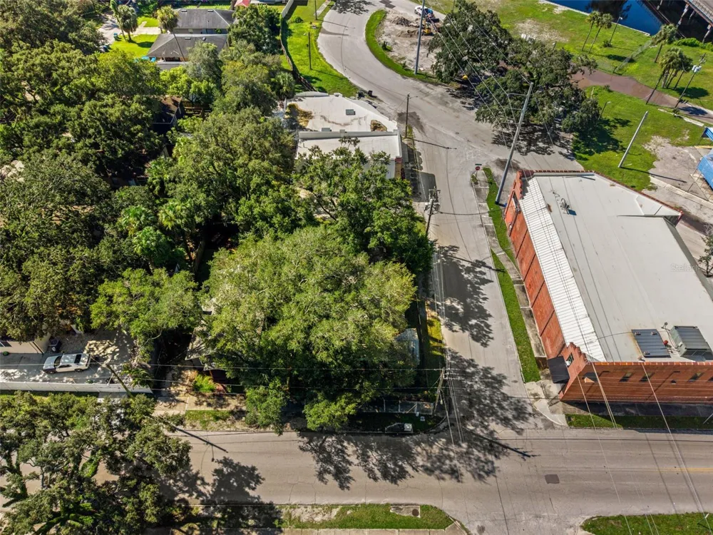 915 E SITKA STREET Tampa, FL 33604