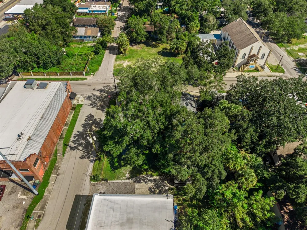 915 E SITKA STREET Tampa, FL 33604