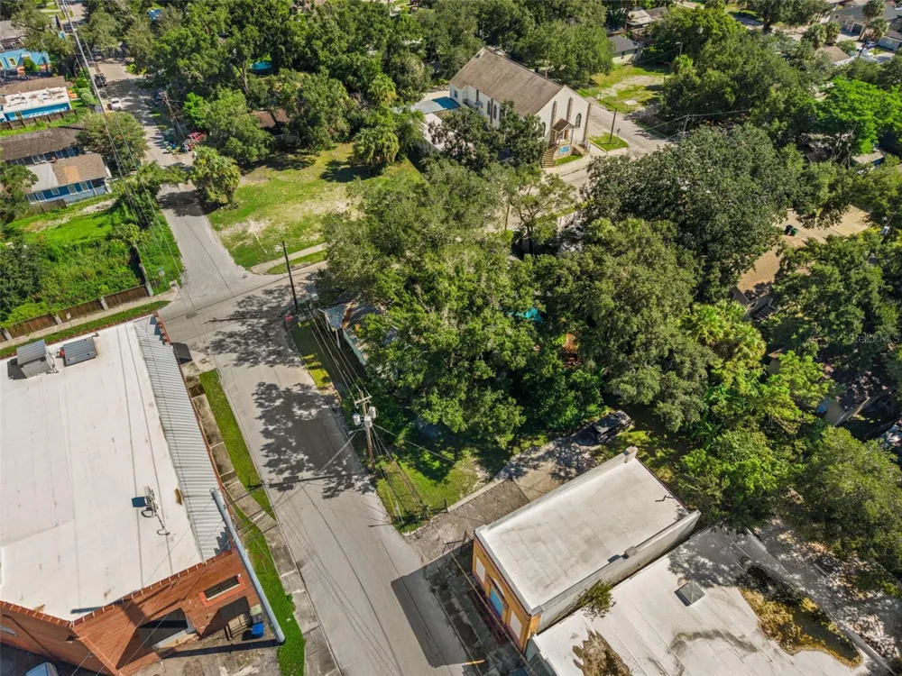915 E SITKA STREET Tampa, FL 33604