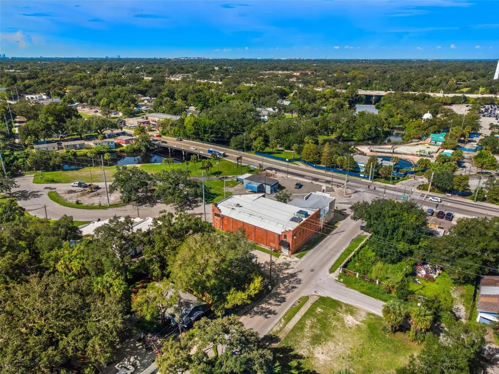 915 E SITKA STREET Tampa, FL 33604