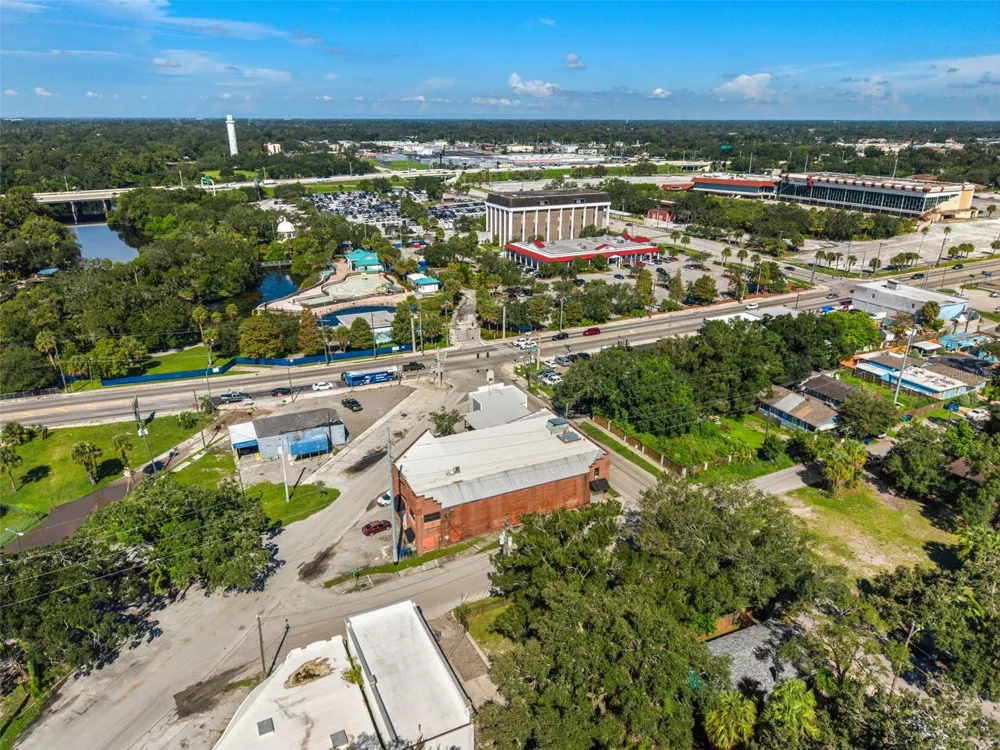 915 E SITKA STREET Tampa, FL 33604