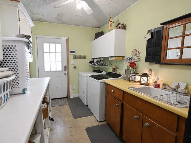 5032 S SANTA CLARA RD Seguin, TX 78155