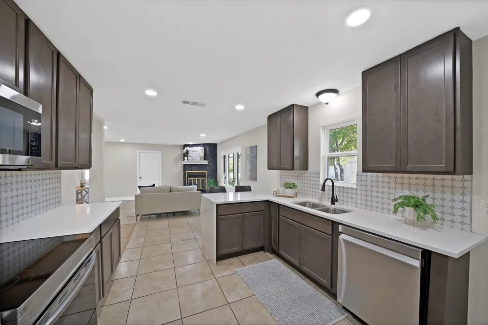 1213 Walker Drive Hurst, TX 76053
