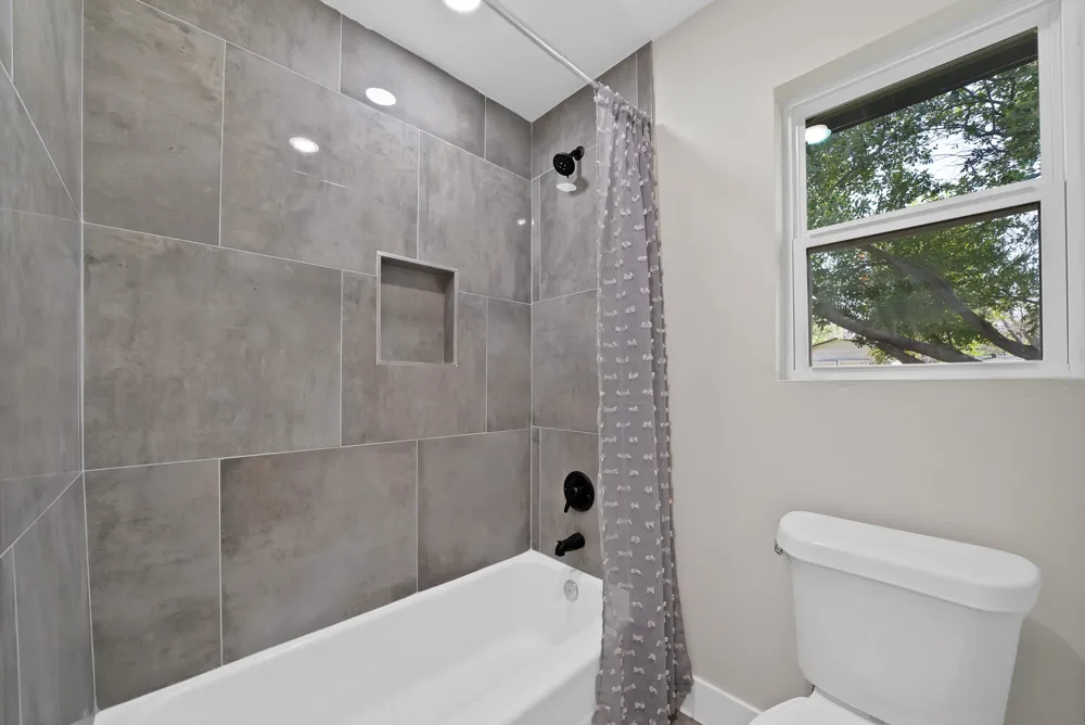 1213 Walker Drive Hurst, TX 76053