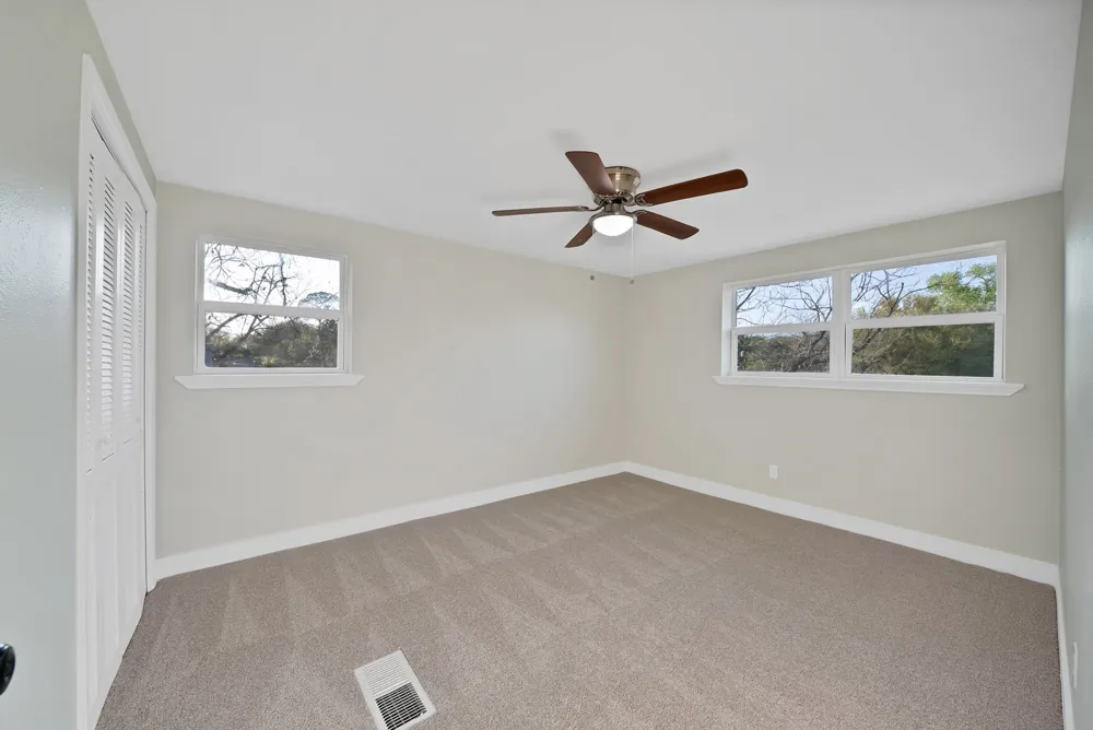 1213 Walker Drive Hurst, TX 76053