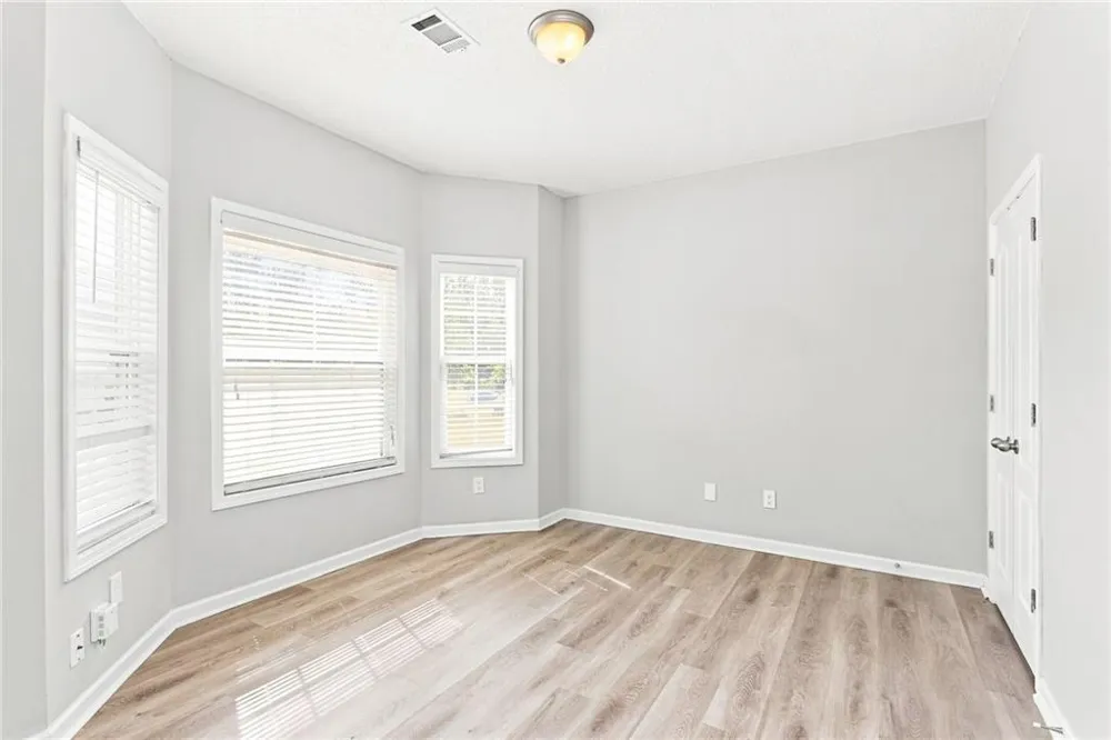 8641 Thomas Lane Riverdale, GA 30274