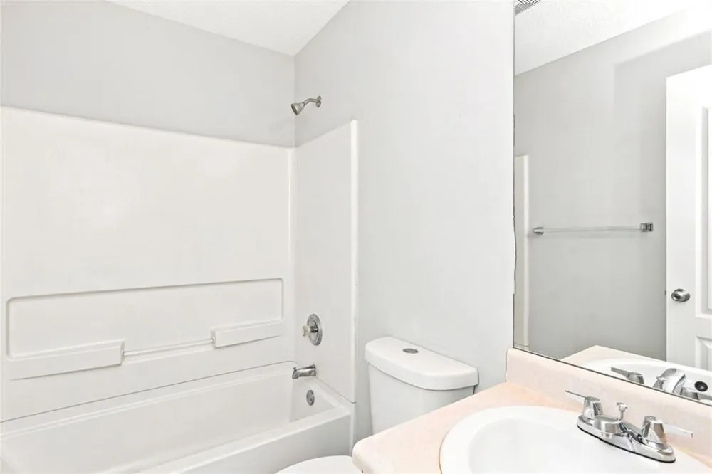 8641 Thomas Lane Riverdale, GA 30274