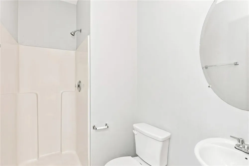 8641 Thomas Lane Riverdale, GA 30274