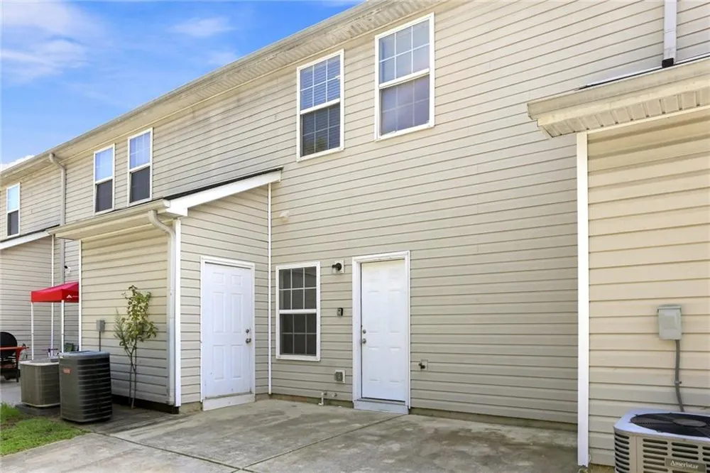 8641 Thomas Lane Riverdale, GA 30274