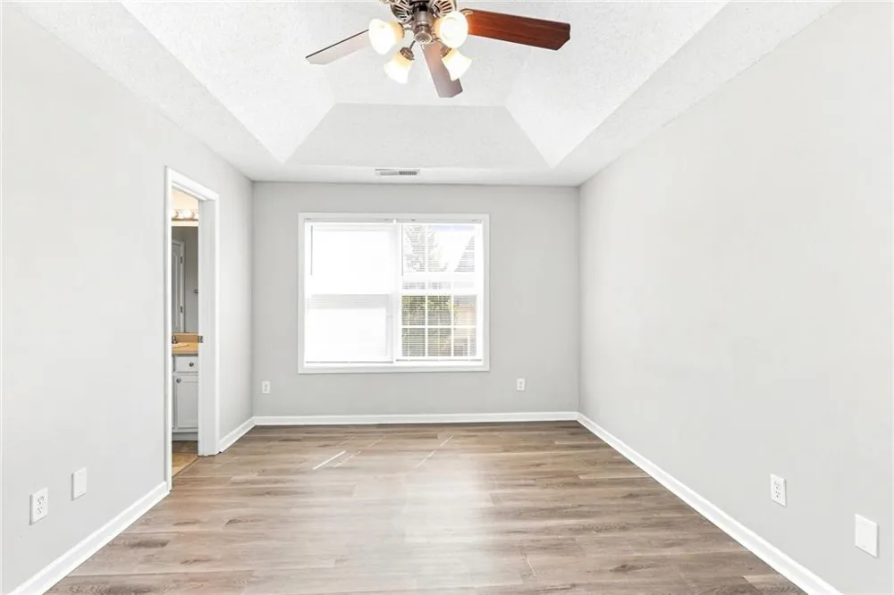 8641 Thomas Lane Riverdale, GA 30274