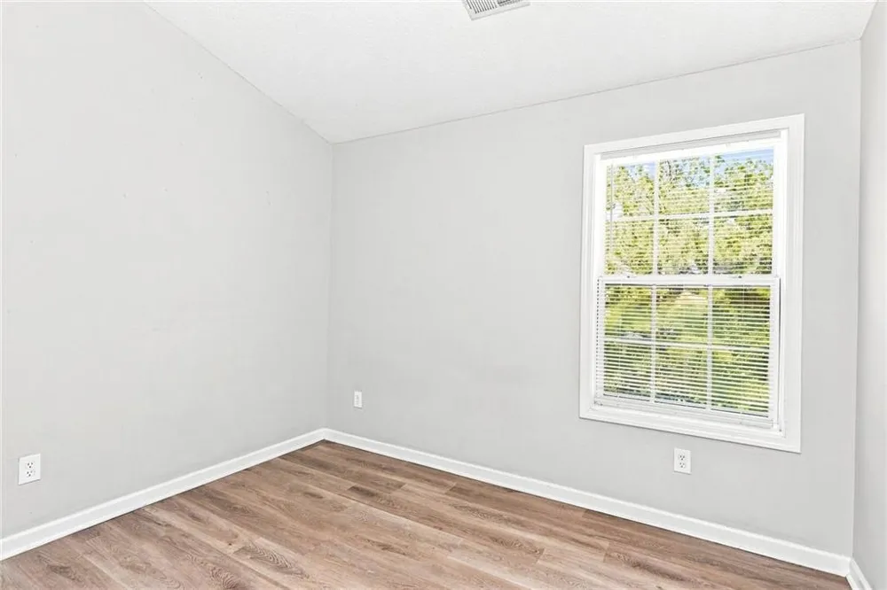 8641 Thomas Lane Riverdale, GA 30274