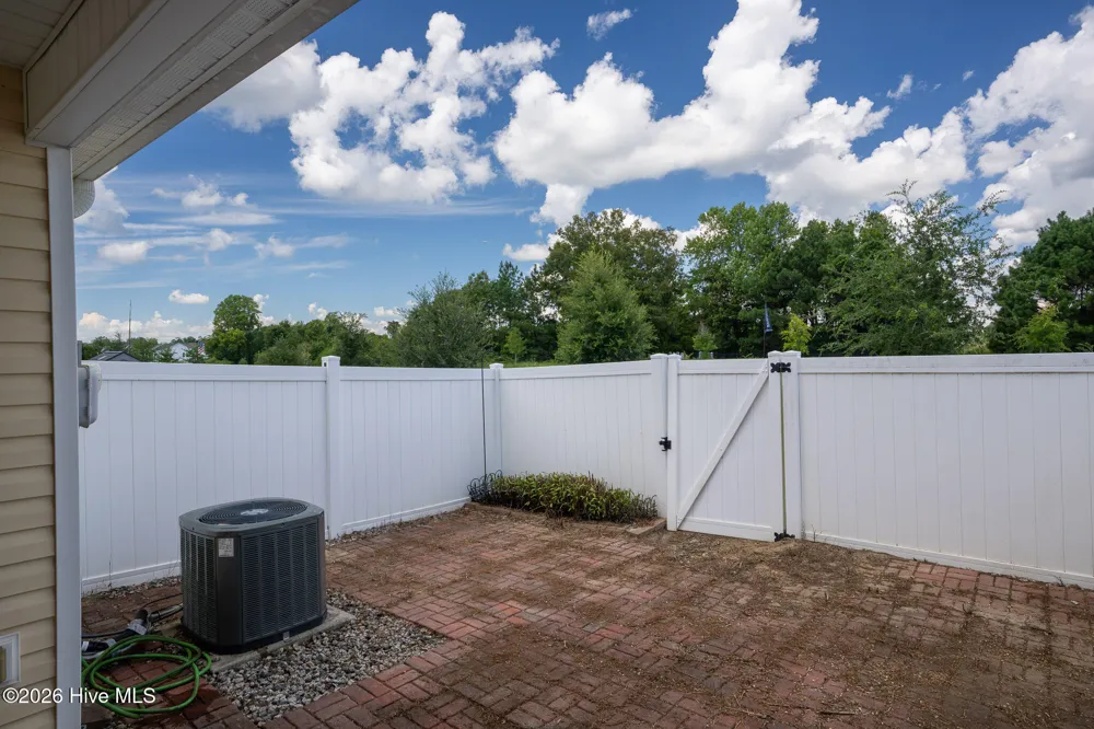 106 Parrot Landing Drive Hubert, NC 28539