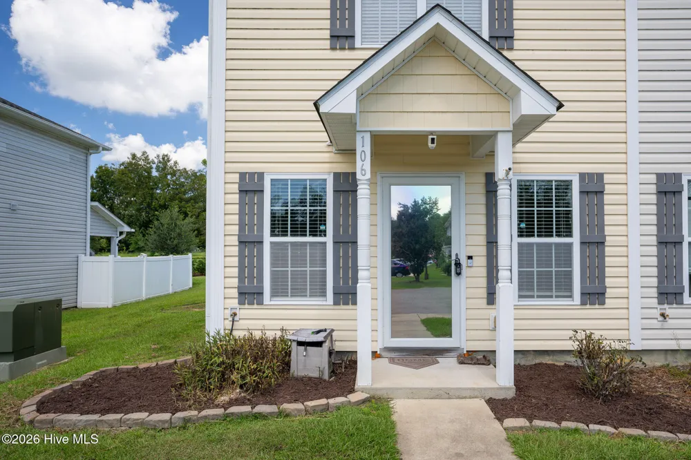 106 Parrot Landing Drive Hubert, NC 28539