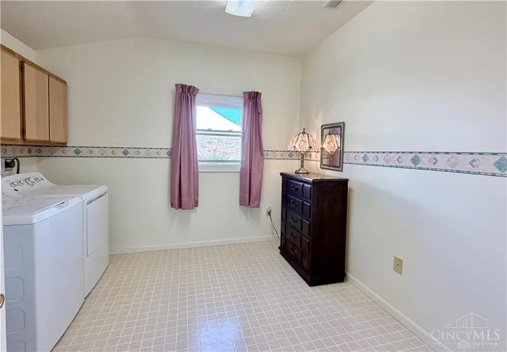 1848 Rosina Drive Miamisburg, OH 45342