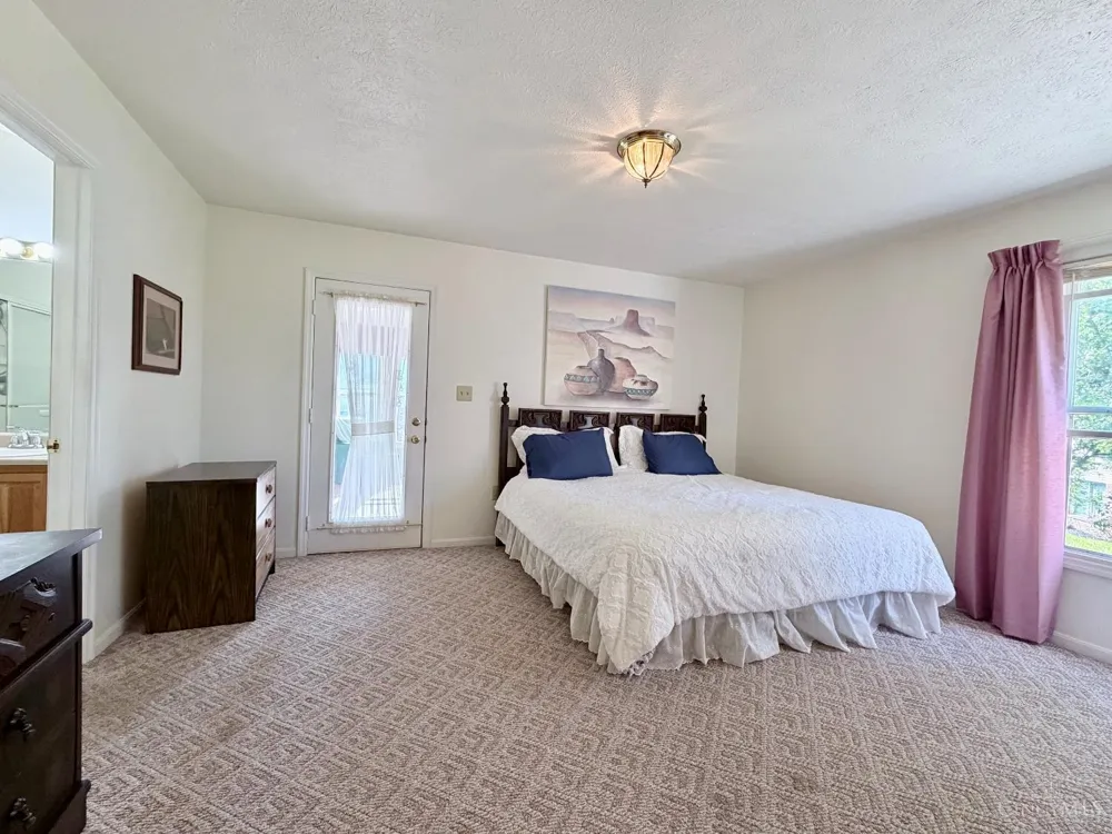1848 Rosina Drive Miamisburg, OH 45342