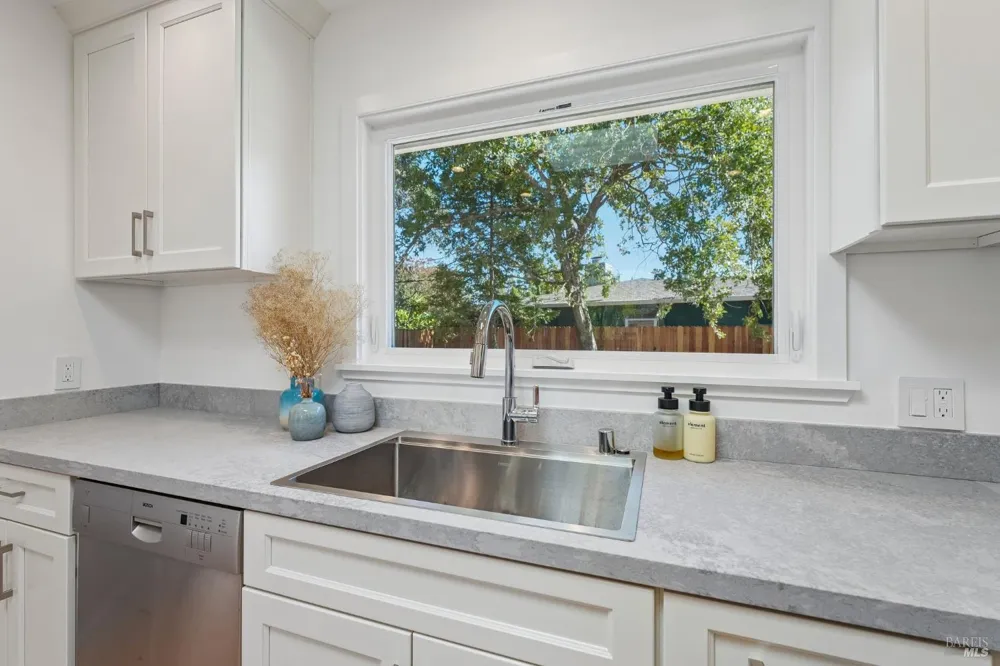 106 La Pasada Way San Rafael, CA 94903