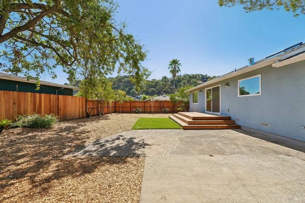 106 La Pasada Way San Rafael, CA 94903