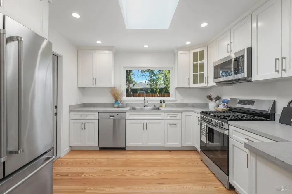 106 La Pasada Way San Rafael, CA 94903