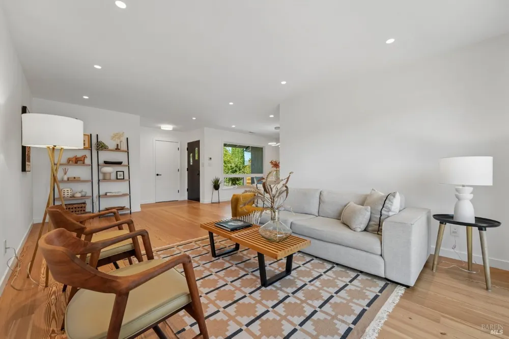 106 La Pasada Way San Rafael, CA 94903