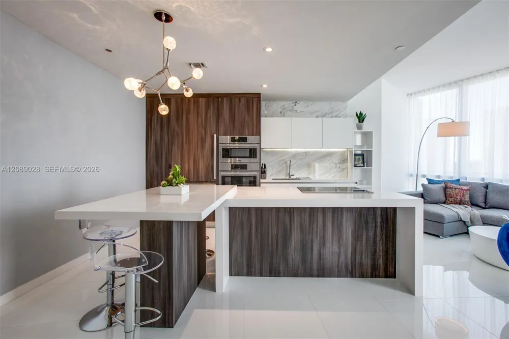 851 NE 1 #1810 Miami, FL 33132
