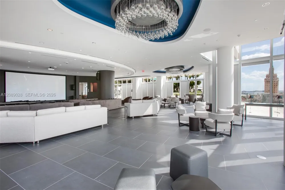851 NE 1 #1810 Miami, FL 33132
