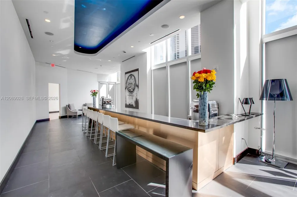 851 NE 1 #1810 Miami, FL 33132