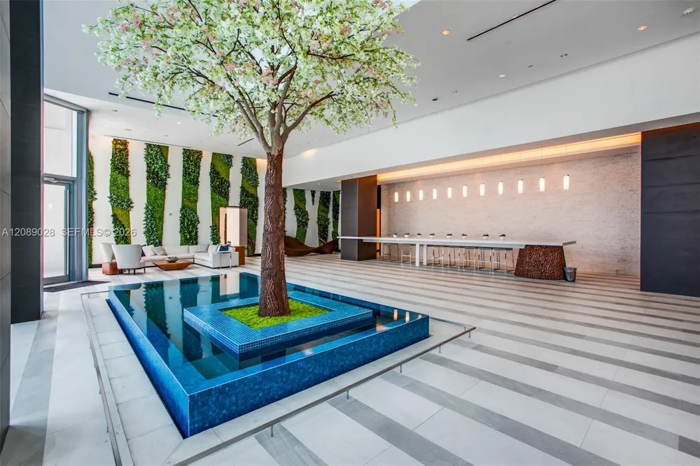 851 NE 1 #1810 Miami, FL 33132