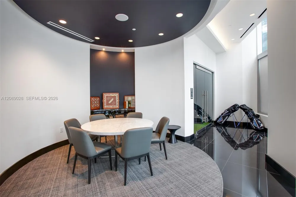 851 NE 1 #1810 Miami, FL 33132