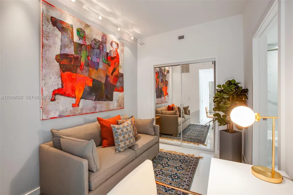 851 NE 1 #1810 Miami, FL 33132