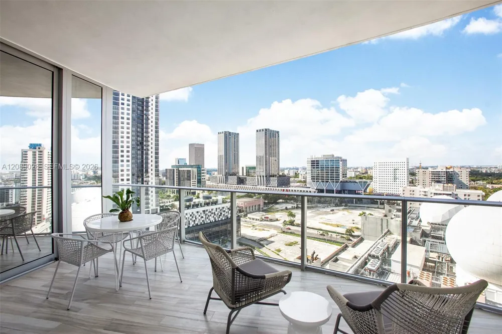 851 NE 1 #1810 Miami, FL 33132