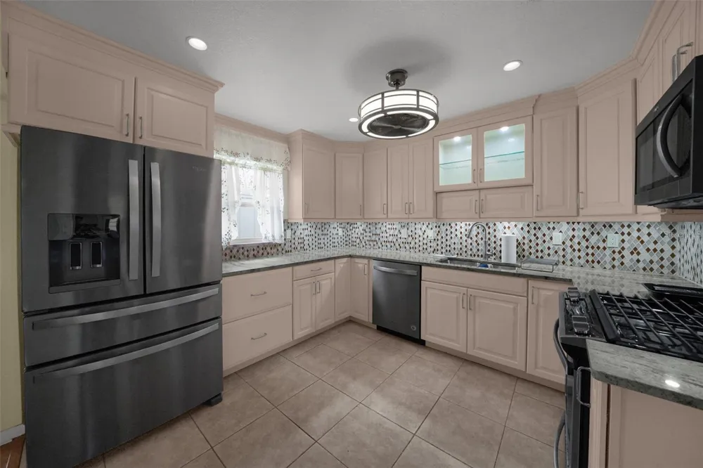 4999 SPRINGWOOD COURT Pinellas Park, FL 33782