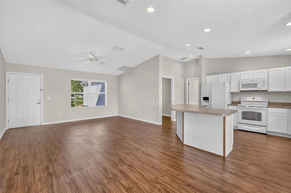 2112 KERWOOD LOOP The Villages, FL 32162