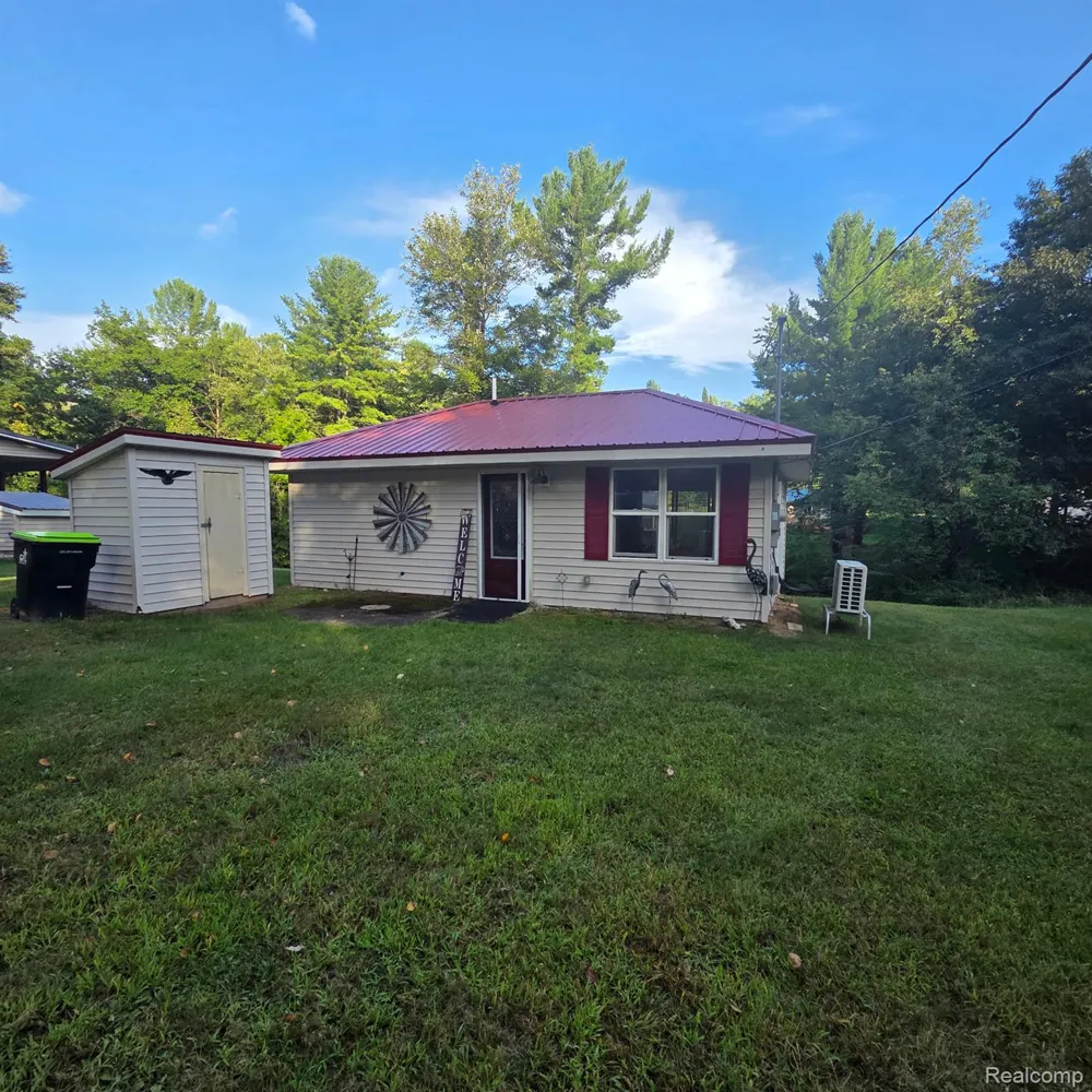 1678 E Shore Drive Clement Township, MI 48610