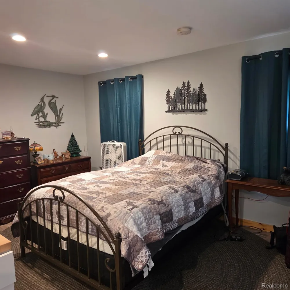 1678 E Shore Drive Clement Township, MI 48610