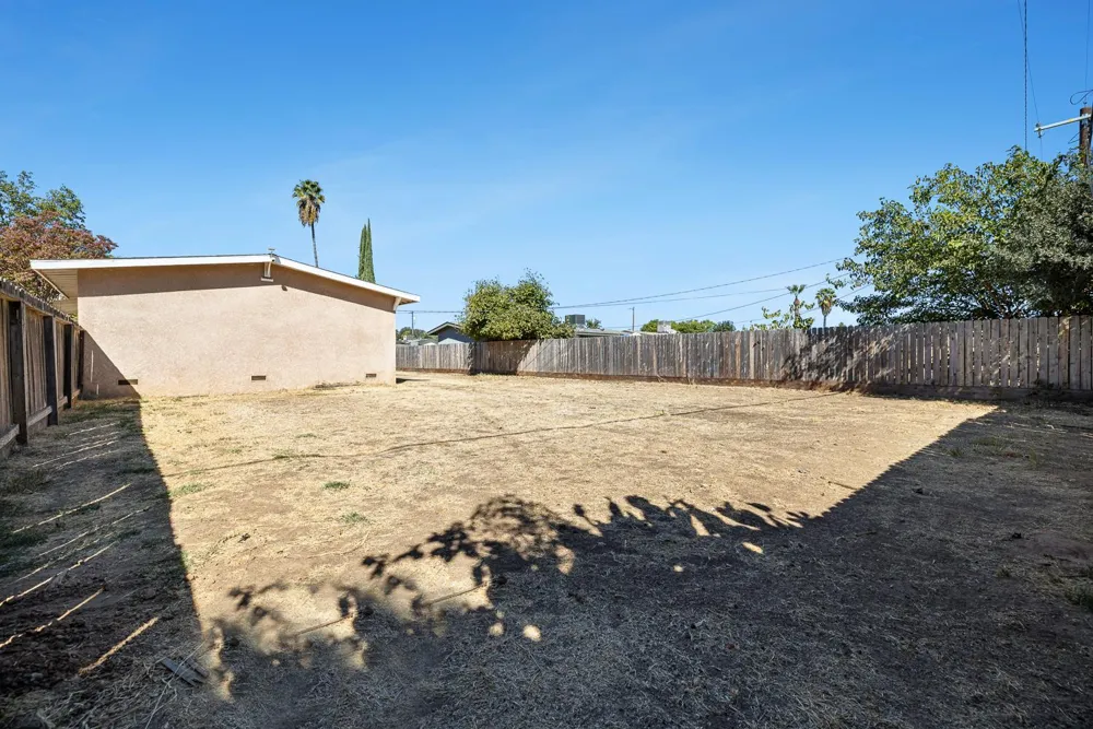 138 W Escalon Avenue Fresno, CA 93704
