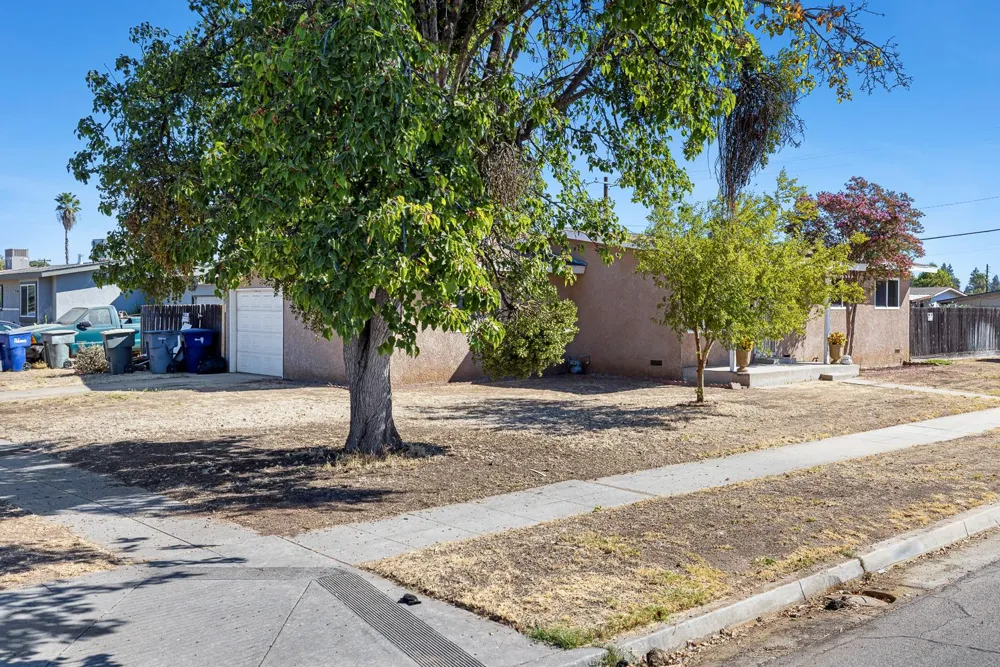 138 W Escalon Avenue Fresno, CA 93704