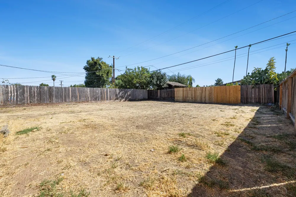 138 W Escalon Avenue Fresno, CA 93704